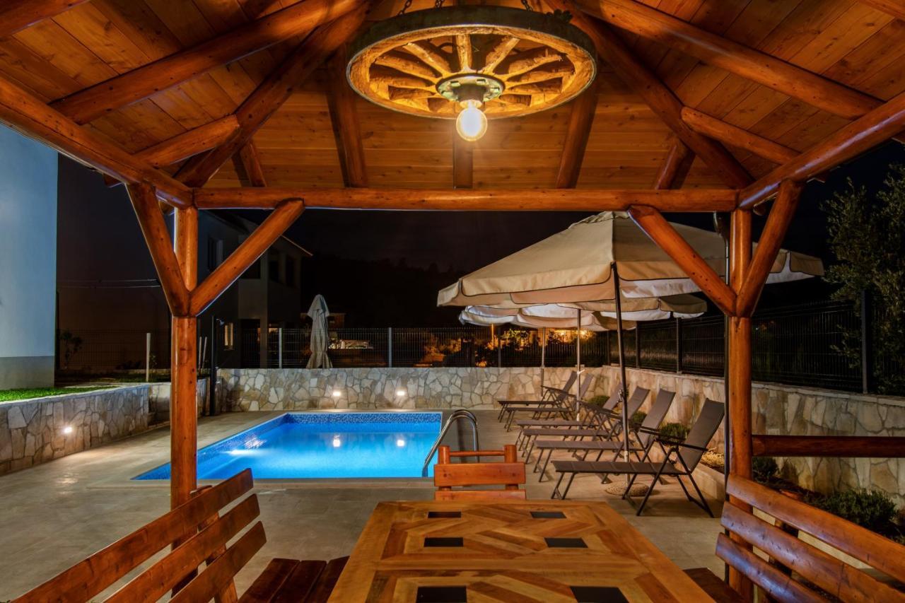 Luxury Apartments Alkar With Swimming Pool Razanj Luaran gambar