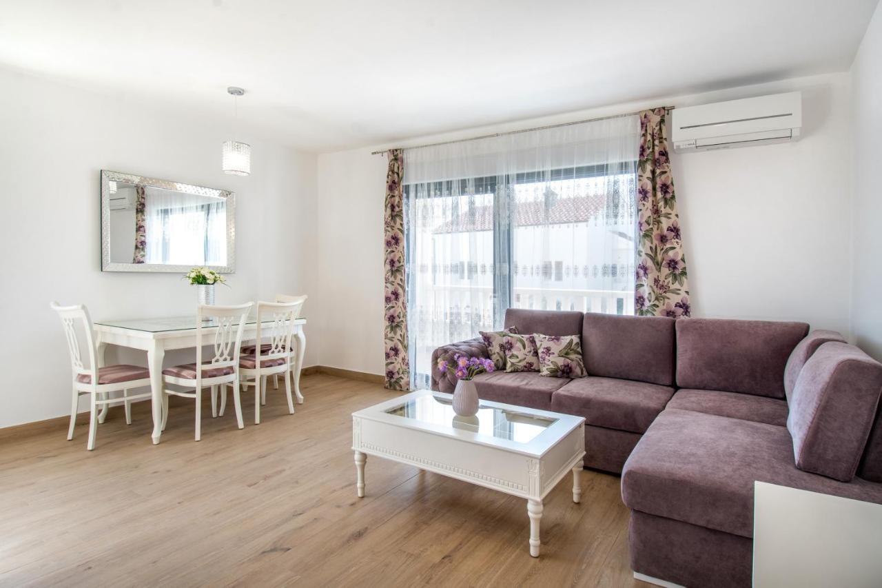 Luxury Apartments Alkar With Swimming Pool Razanj Luaran gambar