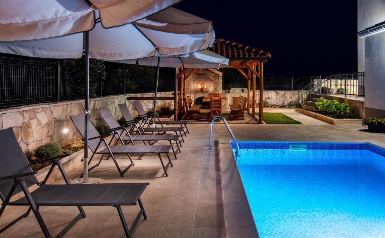 Luxury Apartments Alkar With Swimming Pool Razanj Luaran gambar