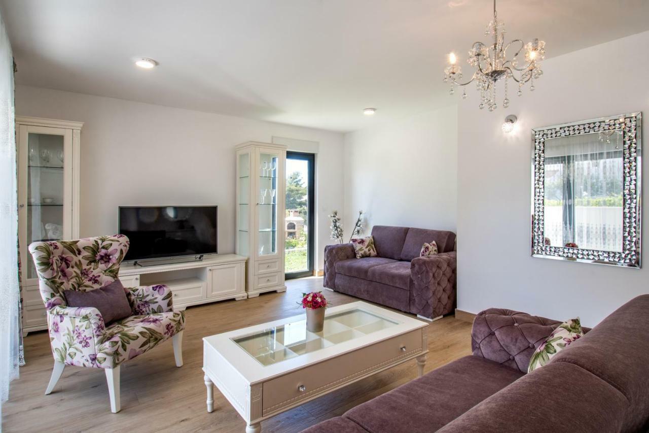 Luxury Apartments Alkar With Swimming Pool Razanj Luaran gambar